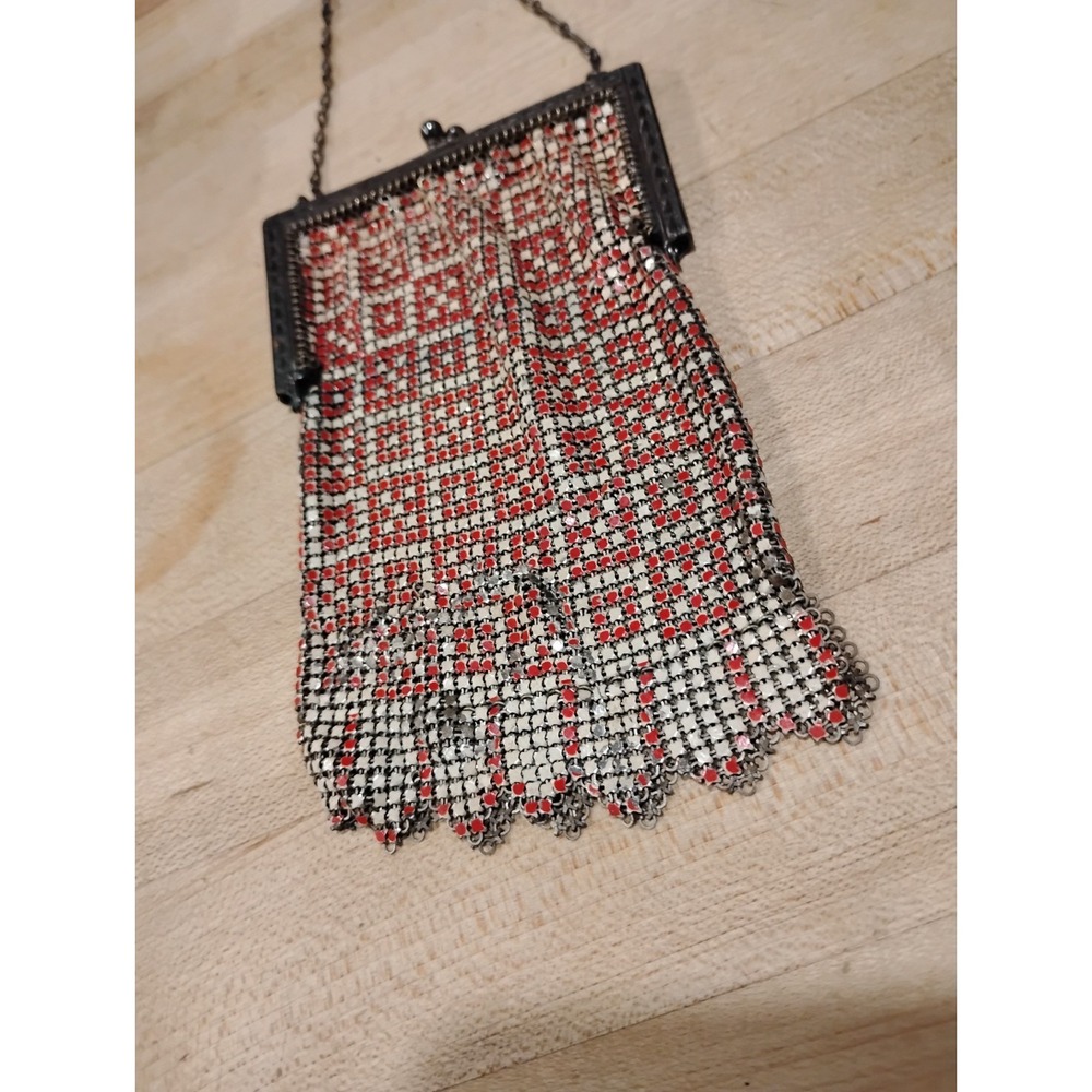 1920s Art Deco enameled silver mesh evening bag geometric red and White Pattern
